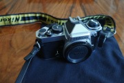 Nikon FE - lustrzanka analogowa