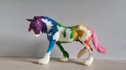 Figurka konia Equidae Rainbow Decorator BREYER TRADITIONAL (nr 1849)