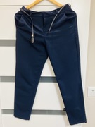 Granatowe eleganckie spodnie House S z paskiem