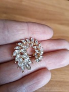 Broszka Zwinięty liść 