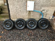 Oddam Felgi stalowe + zimowe opony 195/55 R15 - bieżnik około 2mm