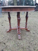 Stary stół eklektyczny końca 19 wieku