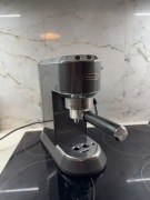 Ekspres DeLonghi Dedica Arte szary EC885.GY