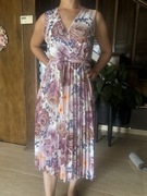 Piękna sukienka w kwiaty 38 M uniwersalna