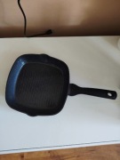 Nowa patelnia  grillowa śr. 26 cm. 