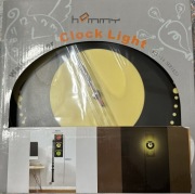 Podświetlany zegar z naklejkami świateł drogowych na ścianę