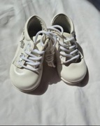 Białe buciki dziecięce rozmiar 19