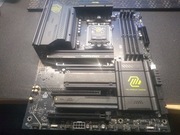 MSI X870E TOMAHAWK