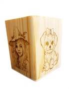 Przybornik drewniany na kredki z wygrawerowanymi obrazkami dla dzieci