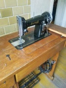 Stara maszyna do szycia Łucznik