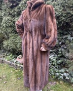 Naturalne długie futro z norek stan idealny