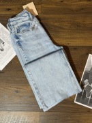 Jasnoniebieski jeansy z wysokim stanem( Turcja )