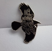 Przypinka kruk NO MOURNERS NO FUNERALS