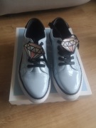 Błękitne lakierowane nowe trampki rozmiar 38