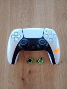 Pad PS5 dualsense Analogi TMR firmy favor union, biały 