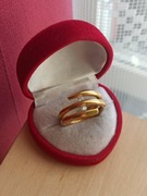 Zjawiskowy pierścionek cyrkonie piękny pierścionek stal kolor złoty cudo 