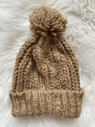 Czapka beżowa damska z pomponem gruba na zimę