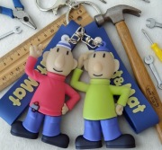 Brelok Sąsiedzi do Kluczy Plecaka Torby Prezent dla Budowlańca Gadżet  