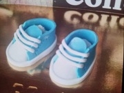 Buciki z masy cukrowej na tort