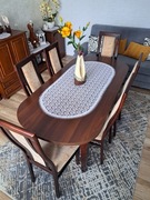 Używany stół z krzesłami 