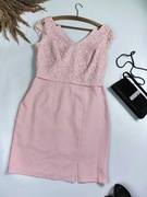 Elegancka różowa sukienka wizytowa w kwiatki pudrowy róż