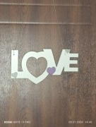 Wiszący drewniany napis love 