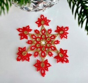 Dekor na choinkę śnieżynka frywolitka czerwono-zlota