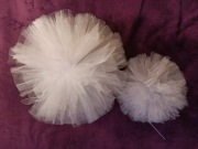 Pompony tiulowe białe