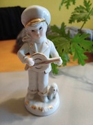 Piękna figurka z porcelany.