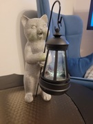 Kot z latarnią - figurka kota Mikilova z latarnią solarną