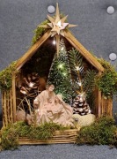 Stajenka szopka bożonarodzeniowa podświetlana 30x30x16 Święta Rodzina