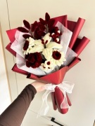 Bukiet 6 kwiatów bordowych, kremowych - pakowanie premium