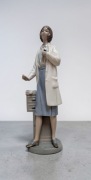 Nao Lladro lekarka lekarz duża figurka 