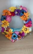 Wianek na drzwi kwiatowy 