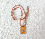 Naszyjnik łańcuszek choker medalik medalion pomarańczowy złoty serce