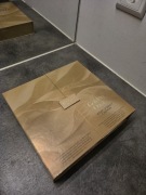 Limitowany kalendarz beauty KIKO Golden Oasis 