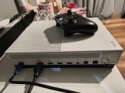 Xbox one s 1tb po spa pad gra