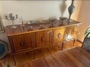 Zestaw lakierowanych mebli z 1983 roku- komoda x2, witryna, stół i krzesła 