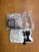 akcesoria do kamery sportowej, takie jak wodoszczelna obudowa i mocowanie