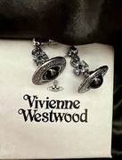 Vivienne Westwood Petite Orb Kolczyki Gunmetal gotyckie nana czarne saturn
