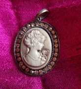 Wisiorek i pierscionek stylizowany na stary