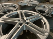 Felgi aluminiowe OE 20'' Audi/Skoda/VW/Seat 8x20 5x112 ET39 jak nowe