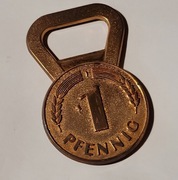 Stary metalowy otwieracz brąz?  Awers monety 1xPfening