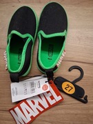 Kapcie MARVEL Sinsay, rozm. 27, czarno zielone