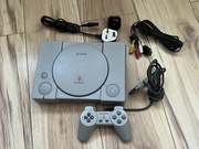 PlayStation 1 z akcesoriami
