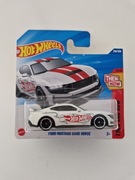 Ford Mustang Dark Horse, white/red stripes Hot Wheels 1:64 JBB34