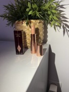 Charlotte Tilbury szminka odcień nude Kate