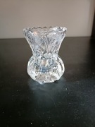 Mały wazonik kryształowy 