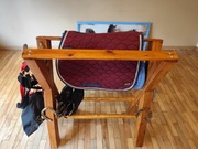 Wieszak stojak na czapraki derki siodła. Rękodzieło. 