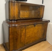 Stylowy kredens przedwojenny z historią – unikat!
